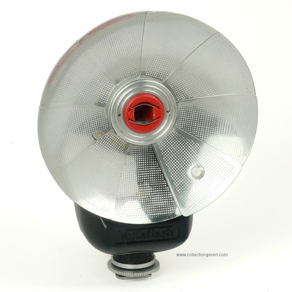Marque : ALSAPHOTFabricant : Alsaphot
Pays : France
Date de début : < 1958Date de fin : 9999
Dimensions : 58 x 114 x 60 mm (fermé)105 x 144 x 60 mm (ouvert)Poids : 205 g
Lampes : PF1, PF5, PF1/97, PF5/97, XM1, XM5, XM1B, XM5B
Réflecteur : margueriteOrientable : fixe
Nombre guide : 7 à 80 selon ampoule (22 pour PF1B)Table des distances : bague, 12-800 Asa / 1-15 m
Modes : manuel
Synchronisation : cordon
Alimentation : piles ou adaptateurTémoin de charge : non
Fixation : sabot
Commentaires : -
Liens web : -
Accessoire présenté :
N° de série : -
Accessoires : étui Alsaphot / Voltaflash
Notice : -
Commentaires : -
N° inventaire : ACC0722_01
ACC0722_01.jpg
