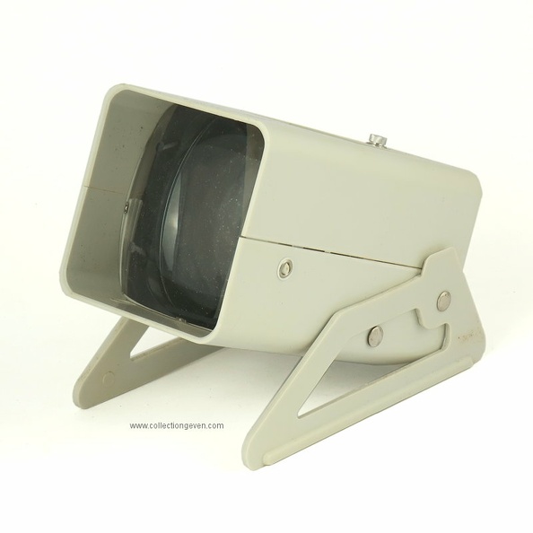 Cette visionneuse pour diapositives 5 x 5 cm a été offerte en cadeau par le Club Niépce Lumière pour ses 30 ans d'existence, en 2009. Elle est gravée pour cette occasion. Elle est en plastique beige clair, mais existait également en plastique imitation bois.
Marque : PARKOFabricant : Parko
Pays : France
Date de début : 2009Date de fin : 2009
Dimensions : 93 x 125 x 164 mmPoids : 363 g
Commentaires : L'alimentation peut se faire soit par piles avec une ampoule 3,5 V, soit par un câble secteur avec une ampoule 240 V.
Liens web : Sur click-clack.fr : voir ici.
Accessoire présenté :
N° de série : -
Accessoires : Boîte d'origine.
Alimentation secteur.
Ampoule 220 V.
Notice : dans la boîte.
Commentaires :
N° inventaire : ACC1003_01
ACC1003_01.jpg