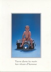 Enfant assis sur un Leica M6 « Tiens dans ta main tes rêves d'homme »(CAP0074)