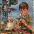Enfant avec un Instamatic 100<br />(CAP0918)