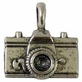 Pendentif: appareil réflex argenté<br />(GAD0943)