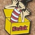 Kodakette sortant de sa boîte (Kodak)<br />(PIN0007)