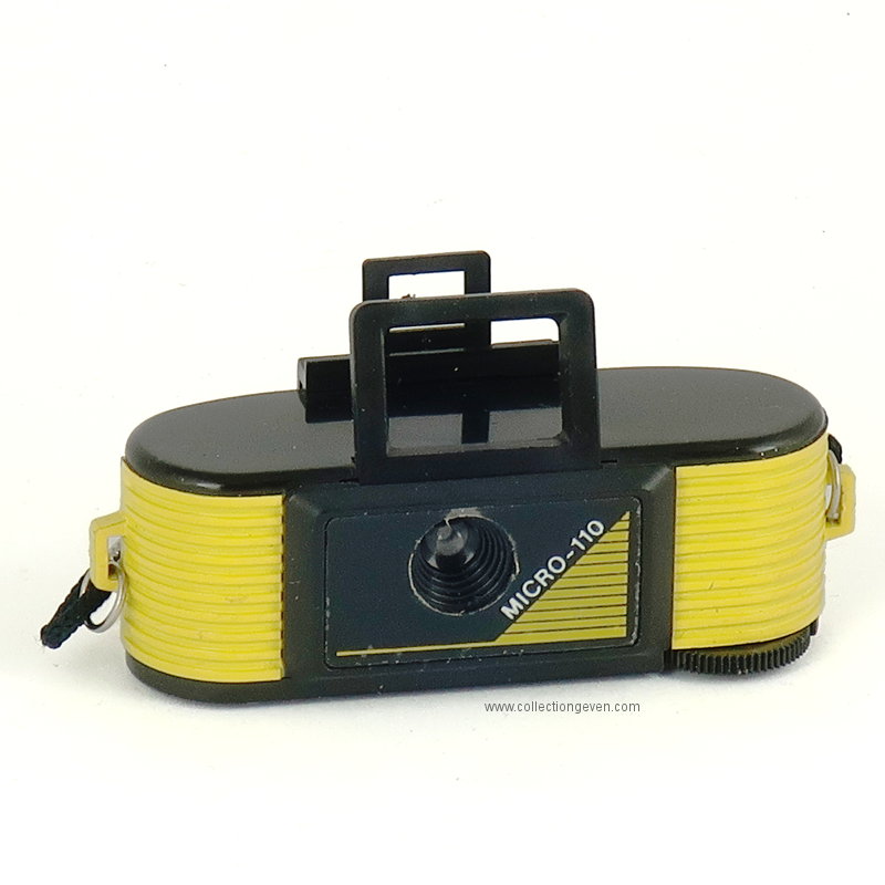 APP0337
?, f8/25
?, 1/120
-
Nom: Micro 110 Camera (jaune)
Marque: ?; fabricant: -; publicité: Blanche Porte
Pays: Taïwan
Date: début: ?1986; fin: ??
Type: (CFFCm)
Dimensions: 88x32x34;88x46x36mm; poids: 30
Matière: plastique; Couleur: noir/jaune
Surface sensible: film 110; format: 13x17mm
Objectif: nom: ?; fabricant:-; ouv./focale: f8/25; fixation : fixe
Diaphragme: type: fixe; ouvertures: f8
Obturateur: nom: ?; fabricant: -; vitesses: 1/120; pose: ?
Retardateur: -; Armement: -
Compte-vues: fenêtre; Protection 2 expos: oui
Synchro flash: -; flash intégré: -
Posemètre: type: ?; plage: ?; automatisme: manuel
Mise au point: type: fixe; mini: 1m; télémètre: -
Décentrement vert.: -; hor.: -; bascule avant: -; arrière: -
Viseur: cadre (x2); Porte-accessoire: -; Niveau: -
Mode d'emploi: -
Commentaires:
-
Appareil présenté
N° de série: -
N° objectif: -; N° obturateur: ?
Accessoires: -; sac: -
APP0337.jpg