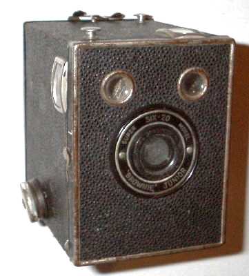 Six-20 Brownie Junior Super model (Kodak) - 1935(var. 1, UK)(APP1038)