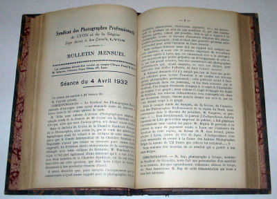 BIB0526
-
Titre: -
Auteur: collectif
Édition: - Collection: -
Date: -
Pays: - Langue: -
Table des matières:
Syndicat des Photographes Professionnels de Lyon et de la région
Séances du 12/1/1931 au 4/12/1933
Pubs: As de Trèfle Studias; Agfa: papiers Portrait, Bromid, Brovira, Record, Lupex, plaques Isochrome, Superpan, Ultra-spéciale; Hermagis Eidoscope; Lumière SE, plaque Lumichrome; Gevaert; Fotobel; Guilleminot Fulgur
Membres adhérents 1931
Commentaires: -
Pages: - Format: -
Reliure: -
ISBN: -
BIB0526.jpg