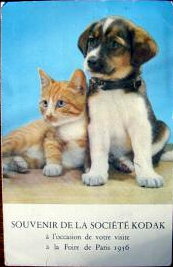 <font color=red>_HC_</font> 2 chiens (pub Kodak)<br />(CAPa047) - CAPa047_01.jpg CAPa047_01.jpg