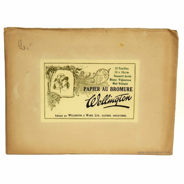 Pochette de 12 feuilles de papier au bromure (Wellington)(ACC0175)