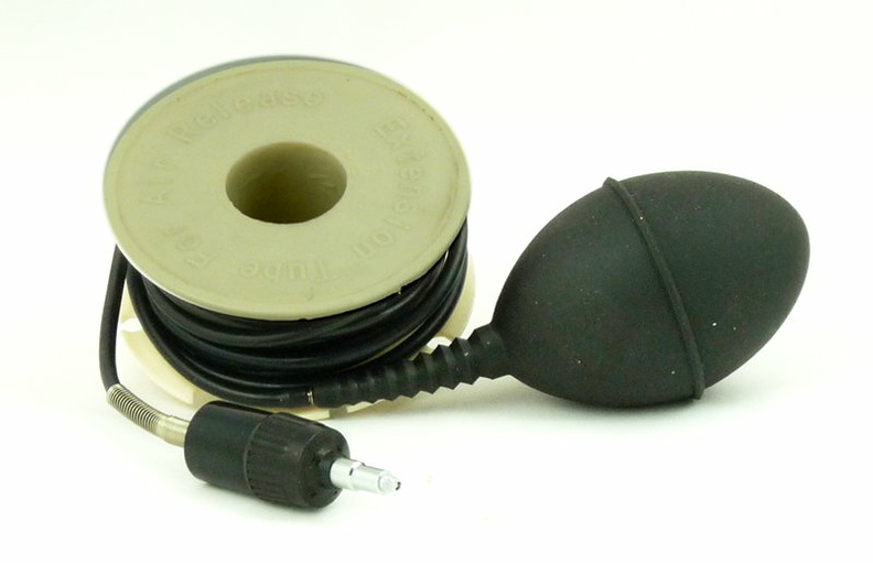Déclencheur pneumatique à poire
« Release Extension Tube For Air »
ACC0765
-
Fabricant / Marque : ?
Pays : Japon
Date : ?
Dimensions : longueur : 5 m
Commentaires : -
ACC0765_01.jpg