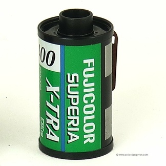Film 135 : Fujicolor Superia X-TRA(400 ISO, 12 poses, anglais)(ACC0887)