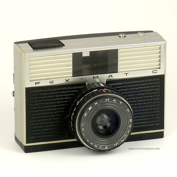 Nom : Fex Matic (2)
Marque : FEXFabricant : XXX
Publicité : XXX
Pays : XXX
Date de début : 0Date de fin : 0
Type : compact 126 (CFFG)
Dimensions, fermé : XXXOuvert : XXX
Poids : XXX
Matière : XXXCouleur : XXX
Surf. sensible : cassette 126Format : 28 x 28 mm
Objectif :
- Nom : Fex-MaticType : XXX
- Marque : XXX
- Ouverture : XXXFocale : XXX
- Fixation : XXXMonture : XXX
Diaphragme :
- Type : XXX
- Ouverture : XXX
Obturateur :
- Nom : XXXType : XXX
- Marque : XXX
- Vitesses : XXXPose : XXX
- Retardateur : XXX
- Armement : XXX
Film, plaque :
- Compte-vues 1 : XXXCompte-vues 2 : XXX
- Protection 2 expos : XXX
- Avancement : XXX
Flash :
- Synchro : XXX
- Flash interne : XXX
Posemètre :
- Type : XXX
- Plage : XXX
- Automatisme : XXX
Mise au point :
- Type : XXXMinimum : XXX
- Télémètre : XXX
Viseurs :
- Viseur 1 : XXX
- Viseur 2 : XXX
- Viseur 3 : XXX
Autres :
Niveau à bulle : XXX
Porte-acc. 1 : XXXPorte-acc. 2 : -
Écrou de pied : XXX
Déc. vertical : XXXHorizontal : XXX
Bascule avant : XXXArrière : XXX
Commentaires : -
Liens web :-
Appareil présenté :
N° de série : XXX
N° objectif : XXXN° obturateur : XXX
Accessoires : -
Notice : XXX
Commentaires : -
N° inventaire : APP0456
Nom: Fex Matic (2)
Marque: FEX; fabricant: ?; publicité: -
Pays: France
Date: début: 1965 ; fin: 1972
Type: (CFFG)
Dimensions: 105x75x60mm; poids: 220
Matière: plastique; Couleur: noir/gris
Surface sensible: film 126; format: 28x28mm
Objectif: nom: Fex-Matic; fabricant:Ugo Lantz; ouv./focale: ?; fixation : fixe
Diaphragme: type: rotatif; ouvertures: 2 ouv.
Obturateur: nom: ?; fabricant: ?; vitesses: 1/60,1/100,1/150; pose: -
Retardateur: -; Armement: -
Compte-vues: fenêtre; Protection 2 expos: oui
Synchro flash: oui; flash intégré: -
Posemètre: type: -; plage: -; automatisme: manuel
Mise au point: type: fixe; mini: -; télémètre: -
Décentrement vert.: -; hor.: -; bascule avant: -; arrière: -
Viseur: simple; Porte-accessoire: falsh 2 contacts; Niveau: -
Mode d'emploi: -
Commentaires:
contact de flash à 2 broches
façade striée
Appareil présenté
N° de série: -
N° objectif: -; N° obturateur: -
Accessoires: -; sac: tout prêt
APP0456.jpg