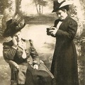 2 femmes se photographiant<br />(CAP0635)