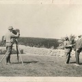 2 hommes se faisant filmer par un troisième<br />(CAP0641)