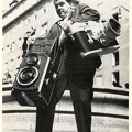 Homme avec des énormes Rolleiflex et Leica(CAP0681)