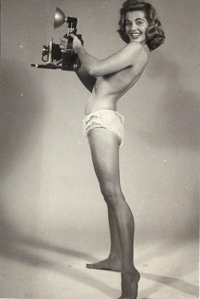 Pin-up déshabillée(CAP1077)