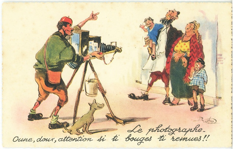 « Le photographe -  Oune, doux, attention si ti bouges ti remues !! »(CAP1571)