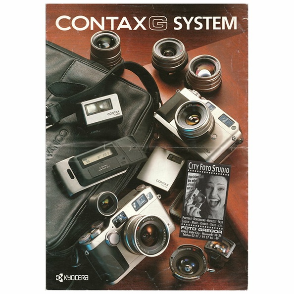 Marque : Kyocera, Yashica
Date : 1999
Pays : AllemagneLangue : allemand
Référence : -
Format : 209 x 297 mmPoids : XXX
Pages : 6
Table des matières : Contax G1
Contax G2
Carl Zeiss Biogon T* 2,8/21 mm (coupe)
Carl Zeiss Planar T* 2,0/35 mm (coupe)
Hologon T* 2,8/28 mm
Sonnar T* 2,8/90 mm
Flash Contax TLA200
Dos dateur GD-2
Pages du catalogue :
Commentaires : -
Liens web : -
N° inventaire : CAT0439_01
CAT0439_01.jpg