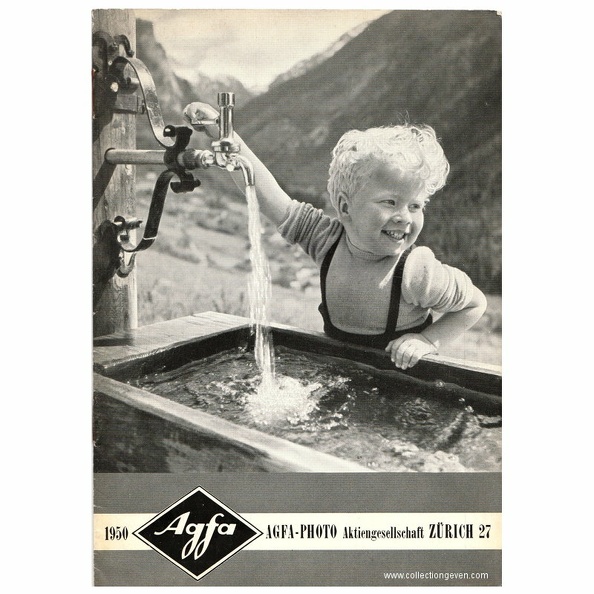Ce catalogue Agfa de 1950 présente et donne les tarifs (en francs suisses) des appareils photographiques, produits chimiques et accessoires de la marque.
Marque : AGFA
Date : 1950
Pays : SuisseLangue : français, allemand
Référence : I.50
Format : 149 x 210 mmPoids : 26 g
Pages : 16
Table des matières : Appareils photographiques
- Billy Record 4,5.
- Isolette V 4,5.
- Isolette 4,5.
- Isolette 4,5 Apotar, Compur-Rapid.
- Isolette 4,5 Solinar, Compur-Rapid.
- Karat 3,5 Apotar, Prontor II.
- Karat 12/2,8 Xenon, Compur-Rapid.
- Karat 36, Xenon 1:2, Compur-Rapid.
- Agfa Box.
Films, papiers, produits chimiques
- Films en bobines : Isochrom 18/10°, Isopan F 17/10°, Isopan ISS 21/10°.
- Filmpacks : Isopan F 17/10° DIN.
- Films rigides : Isopan F 17/10°, Isopan ISS 21/10°, copie directe.
- Portaitfilms : Isochrom-Portrait 17/10°, Isochrom-Portrait 20/10°.
- Porte-film métallique.
- Plaques Agfa : Isochrom 18/10°, Isopan F 17/10°, Isopan-Portrait 20/10°, diapostives, Ultra-Spezial, Mikro.
- Films de petit format : Karat, 135, bobines 17 m.
- Fims Agfacolor : Karat, 135.
- Films ciné Agfacolor 16 et 8 mm.
- Films ciné 16 et 8 mm : Isopan F 15/10°, Isopan ISS 19/10°.
- Révélateurs : Metol, Amidol, Glycin, Metol-hydrochinon, Eikonal, Rodinal, Final, Atomal, Neutol,.
- Papiers photo : Lupex, Brovira, Portriga, Portriga-Rapid.
- Fixateurs, Pinacryptol, Néo-coccine, poudre éclair, Agfacoll.
Accessoires
- Cuve Rondinax.
- Projecteur de diapos Lindia.
Pages du catalogue :
Commentaires : Agfa-Photo, Aktiengesellschaft, Zürich.
Revendeur :
A. Schnell & fils, Lausanne.
Liens web : -
N° inventaire : CAT0491_01
CAT0491_01.jpg