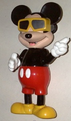 Mickey avec vues de Disneyland Paris(GAD0464)