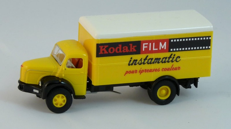 GAD1231
-
Publicité: Kodak Film Instamatic
Date: 2014
Pays: Chine
Fabricant: Brekina
Marque: Berliet
Modèle: GLR 8 (1949-1963)
Échelle: 1/87 (HO)
Dimensions: 90mm
Commentaires:
Réf: 85326.
Matière plastique.
GAD1231_01.jpg