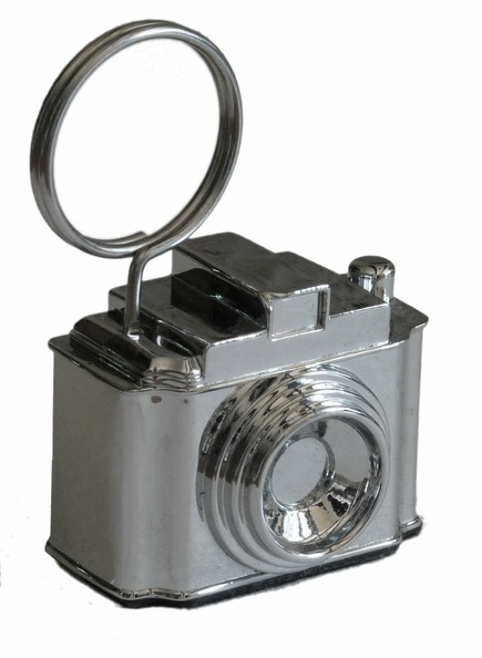Porte-photo: appareil genre Medalist
Marque: Candid, © Umbra LLC
Date: ~2015
Pays: Chine
Dimensions: 50x65x26 mm
Commentaires:
EAN 028295394277
GAD1278_01.jpg