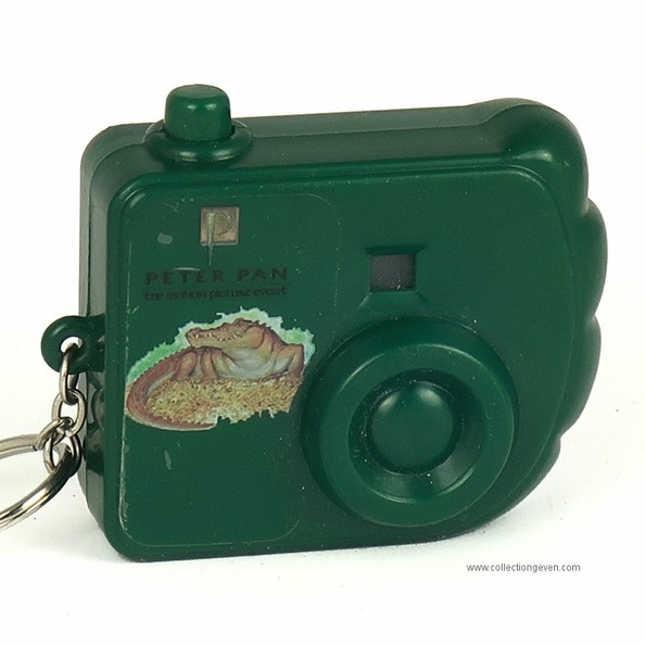 Il semble que cet appareil photo porte-clés soit sorti en 2003 pour la sortie du jeu « Peter Pan : the motion picture event » sur Game Boy Advance.
Celui-vi est vert avec le crocodile Tick Tock sur la face avant.
Marque : © Universal Studios, CPII, RevolutionFabricant : St Neots Pkg
Publicité : -
Pays : Chine
Date de début : 2003
Dimensions : 76 x 62 x 30 mmPoids : 28 g
Code EAN13 : -
Vues : Peter Pan
Nb de vues : 8
Commentaires : -
Liens web : -
N° inventaire : GAD1589_01
GAD1589_01.jpg