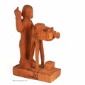 Statuette : photographe (en bois)(GAD1602)