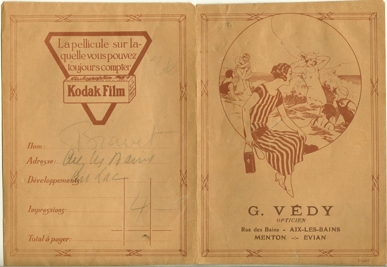 Pochette : Kodak Film
NOT0549
-
Publicité :
- recto : ? (descr)
- verso : ?, facture
- intérieur : ?
Date : ?
Pays : ?
Type : ?
Dimensions (fermée) : ?
Revendeur : G. Védy, Aix-Les-Bains, Menton, Evian
Commentaires :
NOT0549_01.jpg