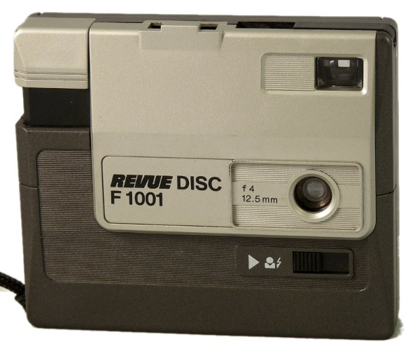 Nom : Revue Disc F 1001
Marque : FOTO-QUELLEFabricant : XXX
Publicité : XXX
Pays : XXX
Date de début : 0Date de fin : 0
Type : disc (CFFA)
Dimensions, fermé : XXXOuvert : XXX
Poids : XXX
Matière : XXXCouleur : XXX
Surf. sensible : discFormat : 11 x 8 mm
Objectif :
- Nom : XXXType : XXX
- Marque : XXX
- Ouverture : XXXFocale : XXX
- Fixation : XXXMonture : XXX
Diaphragme :
- Type : XXX
- Ouverture : XXX
Obturateur :
- Nom : centralType : XXX
- Marque : XXX
- Vitesses : XXXPose : XXX
- Retardateur : XXX
- Armement : XXX
Film, plaque :
- Compte-vues 1 : XXXCompte-vues 2 : XXX
- Protection 2 expos : XXX
- Avancement : XXX
Flash :
- Synchro : XXX
- Flash interne : XXX
Posemètre :
- Type : XXX
- Plage : XXX
- Automatisme : XXX
Mise au point :
- Type : XXXMinimum : XXX
- Télémètre : XXX
Viseurs :
- Viseur 1 : XXX
- Viseur 2 : XXX
- Viseur 3 : XXX
Autres :
Niveau à bulle : XXX
Porte-acc. 1 : XXXPorte-acc. 2 : -
Écrou de pied : XXX
Déc. vertical : XXXHorizontal : XXX
Bascule avant : XXXArrière : XXX
Commentaires : -
Liens web :-
Appareil présenté :
N° de série : XXX
N° objectif : XXXN° obturateur : XXX
Accessoires : -
Notice : XXX
Commentaires : -
N° inventaire : APP2062
APP2062
?, f4/12,5mm
central, 1 vit.
-
Nom: Revue Disc F 1001
Marque: FOTO-QUELLE; fabricant: -; publicité: -
Pays: Hong-Kong
Date: début: APP2062.jpg