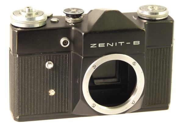 Nom : Zenit B (noir)
Marque : KMZFabricant : XXX
Publicité : XXX
Pays : XXX
Date de début : 0Date de fin : 0
Type : réflex mono-objectif 24 x 36 (MIFH)
Dimensions, fermé : XXXOuvert : XXX
Poids : XXX
Matière : XXXCouleur : XXX
Surf. sensible : XXXFormat : XXX
Objectif :
- Nom : XXXType : XXX
- Marque : XXX
- Ouverture : XXXFocale : XXX
- Fixation : XXXMonture : XXX
Diaphragme :
- Type : XXX
- Ouverture : XXX
Obturateur :
- Nom : rideauType : XXX
- Marque : XXX
- Vitesses : XXXPose : XXX
- Retardateur : XXX
- Armement : XXX
Film, plaque :
- Compte-vues 1 : XXXCompte-vues 2 : XXX
- Protection 2 expos : XXX
- Avancement : XXX
Flash :
- Synchro : XXX
- Flash interne : XXX
Posemètre :
- Type : XXX
- Plage : XXX
- Automatisme : XXX
Mise au point :
- Type : XXXMinimum : XXX
- Télémètre : XXX
Viseurs :
- Viseur 1 : XXX
- Viseur 2 : XXX
- Viseur 3 : XXX
Autres :
Niveau à bulle : XXX
Porte-acc. 1 : XXXPorte-acc. 2 : -
Écrou de pied : XXX
Déc. vertical : XXXHorizontal : XXX
Bascule avant : XXXArrière : XXX
Commentaires : -
Liens web :-
Appareil présenté :
N° de série : XXX
N° objectif : XXXN° obturateur : XXX
Accessoires : -
Notice : XXX
Commentaires : -
N° inventaire : APP2306_01
APP2306_01
-, -
rideau, 1/30-1/500
-
Nom: Zenit B (noir)
Marque: KMZ; fabricant: ?; publicité: -
Pays: URSS
Date: début: ?1971; fin: 1974
Type: (MIFH)
Dimensions: ?mm; poids: ?
Matière: ?; Couleur: ?
Surface sensible: ?; format: ?
Objectif: nom: -; fabricant:-; ouv./focale: -; fixation : -
Diaphragme: type: ?; ouvertures: ?
Obturateur: nom: rideau; fabricant: ?; vitesses: 1/30-1/500; pose: ?
Retardateur: ?; Armement: ?
Compte-vues: ?; Protection 2 expos: ?
Synchro flash: ?; flash intégré: ?
Posemètre: type: ?; plage: ?; automatisme: ?
Mise au point: type: ?; mini: ?; télémètre: ?
Décentrement vert.: ?; hor.: ?; bascule avant: ?; arrière: ?
Viseur: ?; Porte-accessoire: ?; Niveau: ?
Mode d'emploi: -
Commentaires:
-
Appareil présenté
N° de série: 73133624
N° objectif: -; N° obturateur: -
Accessoires: ; sac: -
APP2306_01.jpg