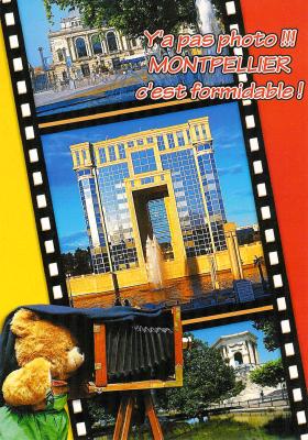 Texte recto : « Y'a pas photo !!!
Montpellier c'est formidable »
Texte verso : « Montpellier ...»
Vue recto : 3 photos de la ville de S. Vartabédian.
Ourson en peluche avec une chambre à soufflet.
Date : < 2004
Pays : France
Éditeur : Estel, Blois / Alliance Carterie / production Leconte
Type : CPMFête : -
Dos : divisé
Écrite : nonTimbre : -
Date : -Lieu : -
Forme : coins carrésFormat : 104 x 149 mm
Matériel présenté : chambre en bois sur pied
Référence : 10832 Z
Commentaires : -
Liens web : -
N° inventaire : CAP0444
CAP0444.jpg