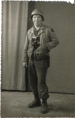 Soldat avec un Leica(CAP0657)