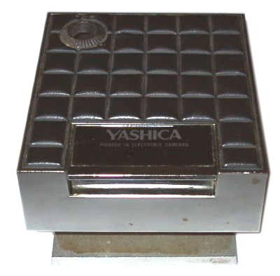 Briquet de table à gaz Yashica, Pioneer in electronic cameras
GAD0428
-
Fabricant: ?Marque: Yashica
Date: ?1990
Pays: Japon
Dimensions:
Commentaires:
GAD0428.jpg