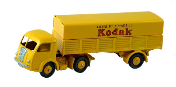 GAD1023
-
Publicité: Kodak
Date: 2010
Pays: ?
Fabricant: ?
Marque: Panhard
Modèle: ?
Échelle: 1/60
Dimensions: L = 165 mm
Commentaires:
Réédition du modèle Export de 1954-1956, 32AJ, Dinky Toys
Certificat d'authenticité, notice des Dinky Toys Kodak
GAD1023_01.jpg