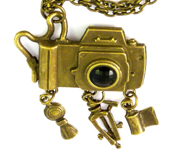 Pendentif : appareil réflex doré avec accessoires(GAD1069)