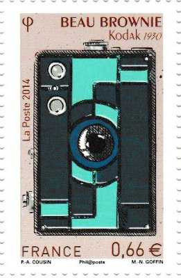 PHI0586
-
Date d'émission: 10.11.2014
Valeur faciale: 0,66€
Pays: France
Format: 26x40mm
Etat: neuf
Conception: P.A. Cousin, M.N. Goffin
Série: Les Appareils Photographiques
Réf: -
Commentaires:
Dessin du Beau Brownie, Kodak, 1930
PHI0586_01.jpg