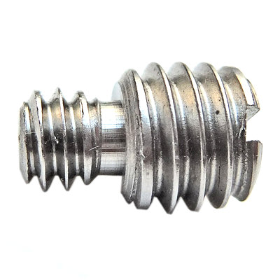 Vis au pas du Congrès :
Ø = 3/8″ (~ 9,525 mm) avec 16 filets par pouce à 60° (pas de ~ 1,6 mm).
Vis au pas Kodak :
Ø = 1/4″ (~ 6,35 mm) avec 20 filets par pouce à 60° (pas de ~ 1,3 mm).
pas_du_congres.jpg