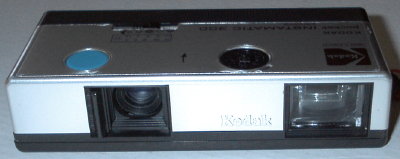 Instamatic 300 Pocket (Kodak) - 1972(bouton bleu, logo noir)(APP0288)